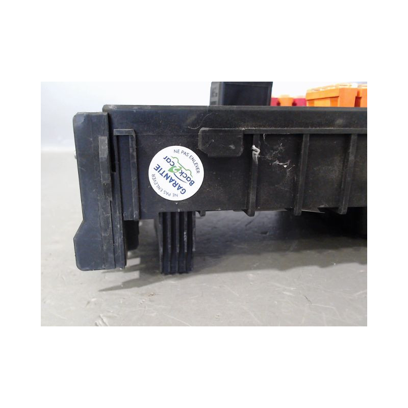 BOITE A FUSIBLES VOLKSWAGEN GOLF V (1K) 2003-2008