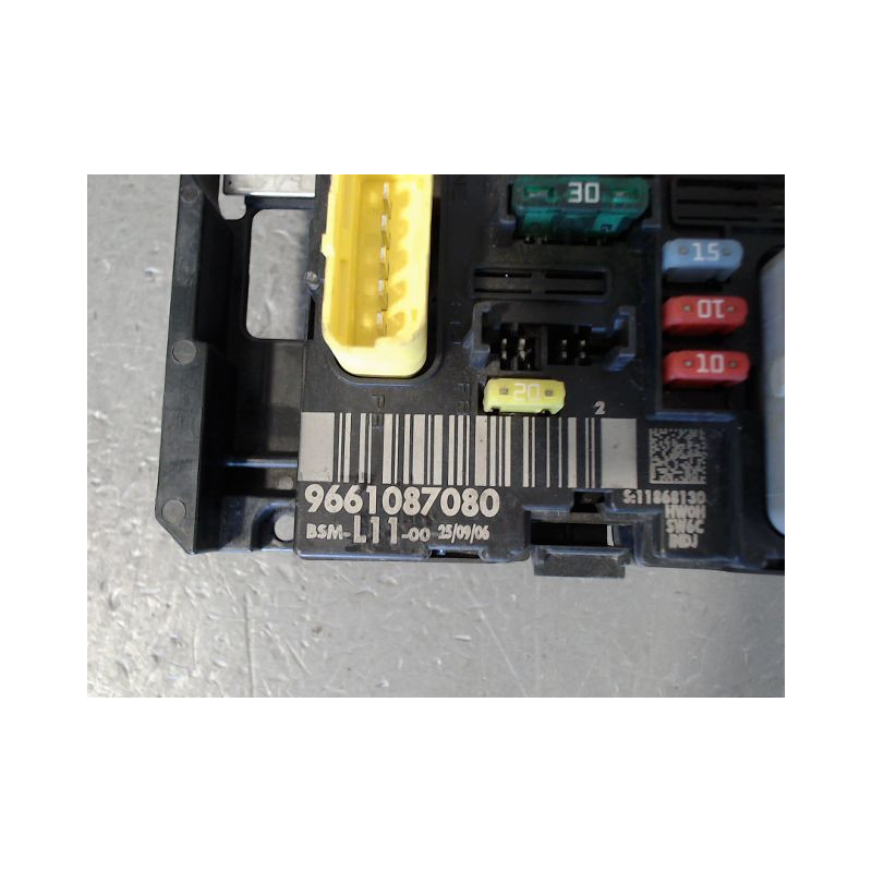 BOITE A FUSIBLES PEUGEOT 307 SW 2005-