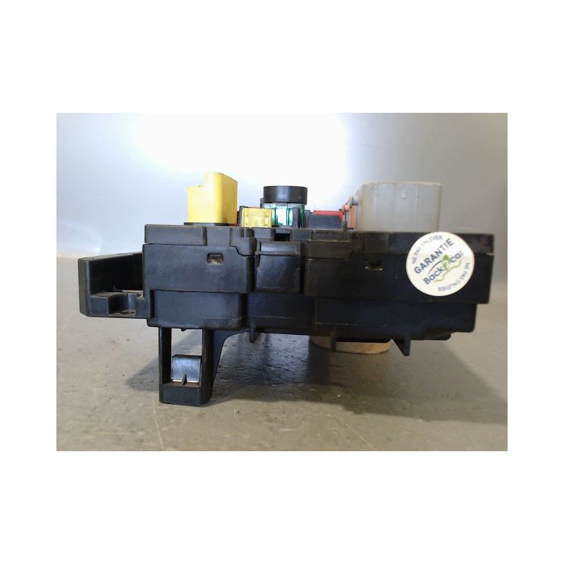 BOITE A FUSIBLES PEUGEOT 307 SW 2005-