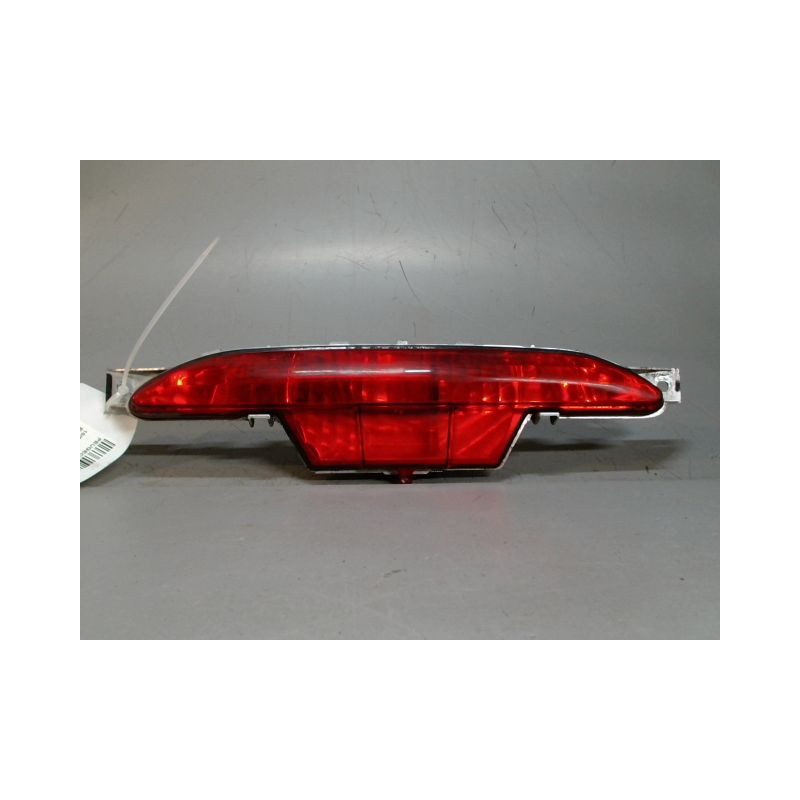 FEU BROUILLARD CENTRAL ARRIERE PEUGEOT 208