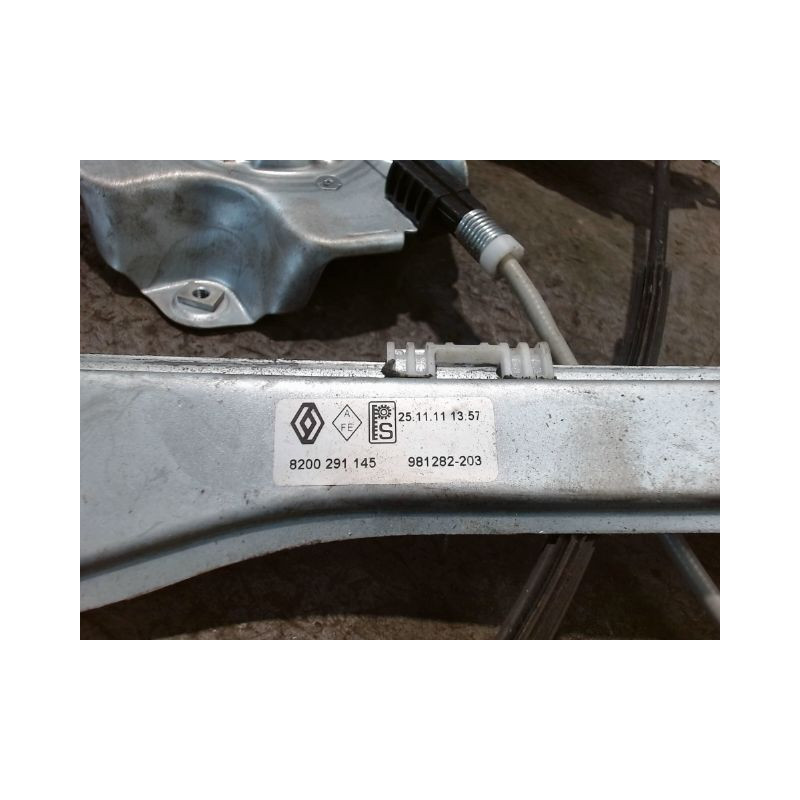 MECANISME+MOTEUR LEVE-GLACE AVANT GAUCHE RENAULT CLIO III 2010-
