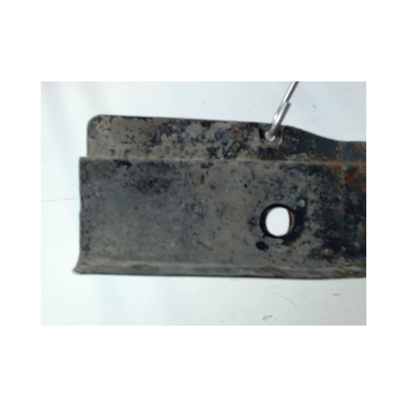 TRAVERSE INFERIEURE ARMATURE AVANT NISSAN NOTE