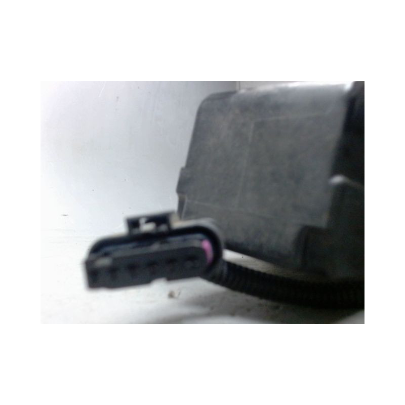 VOLET DE TRAPPE CHARGEMENT ELECTRIQUE PEUGEOT 208