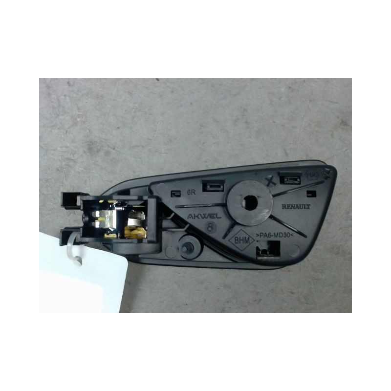 POIGNEE INTERIEURE PORTE AVANT DROIT RENAULT CAPTUR