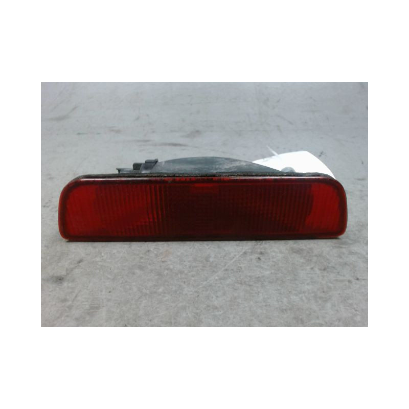 FEU BROUILLARD CENTRAL ARRIERE NISSAN QASHQAI