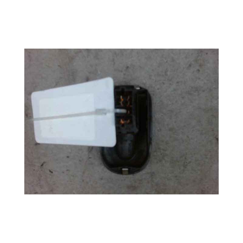 COMMANDE LEVE-GLACE PORTE AVD PEUGEOT 306