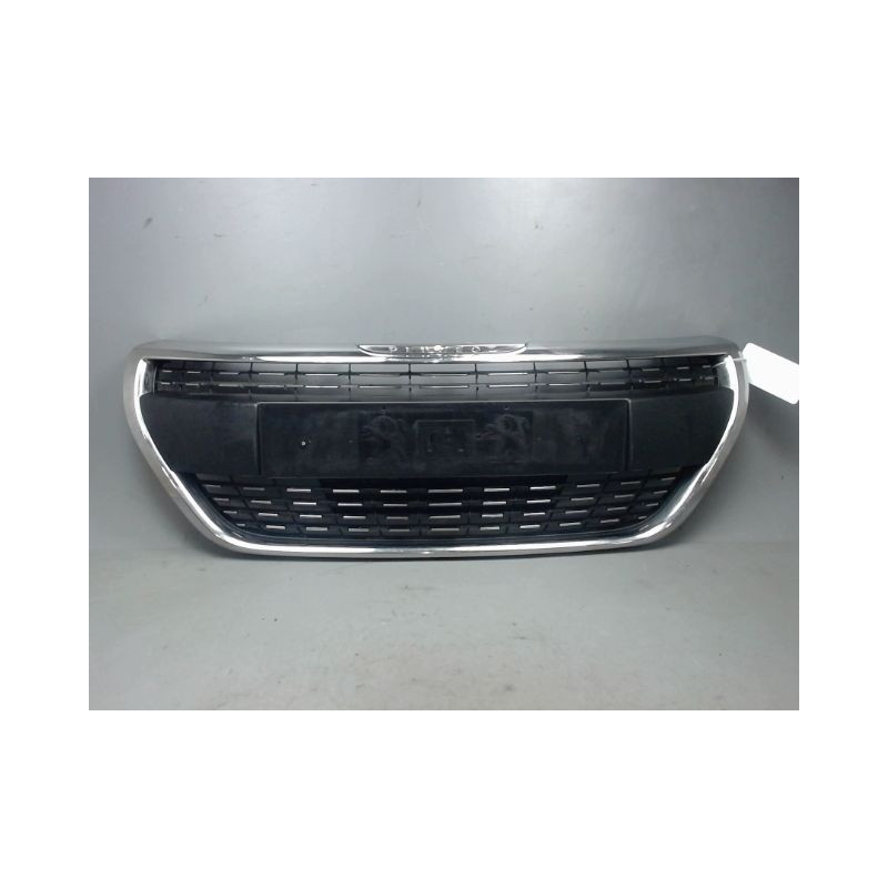 CALANDRE PEUGEOT 208