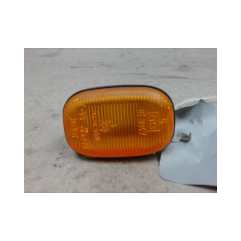 REPETITEUR AILE DROIT TOYOTA PREVIA -2000