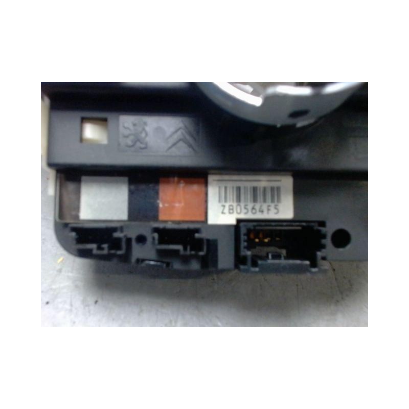BLOC COMMODOS PEUGEOT 208
