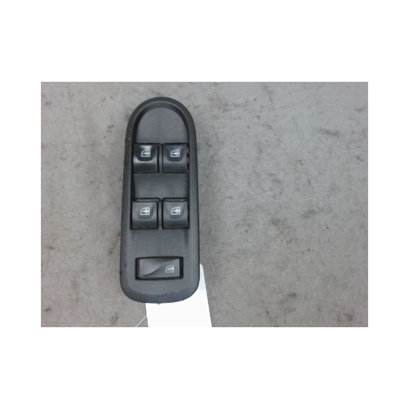 COMMANDE LEVE-GLACE PORTE AVG DACIA DUSTER