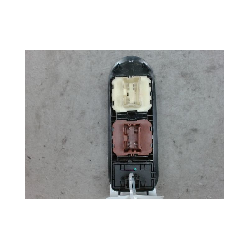 COMMANDE LEVE-GLACE PORTE AVG DACIA DUSTER