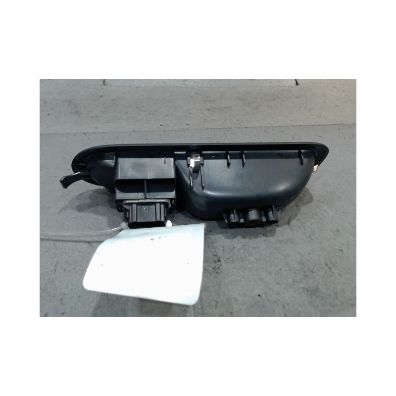 COMMANDE LEVE-GLACE PORTE AVD RENAULT CLIO