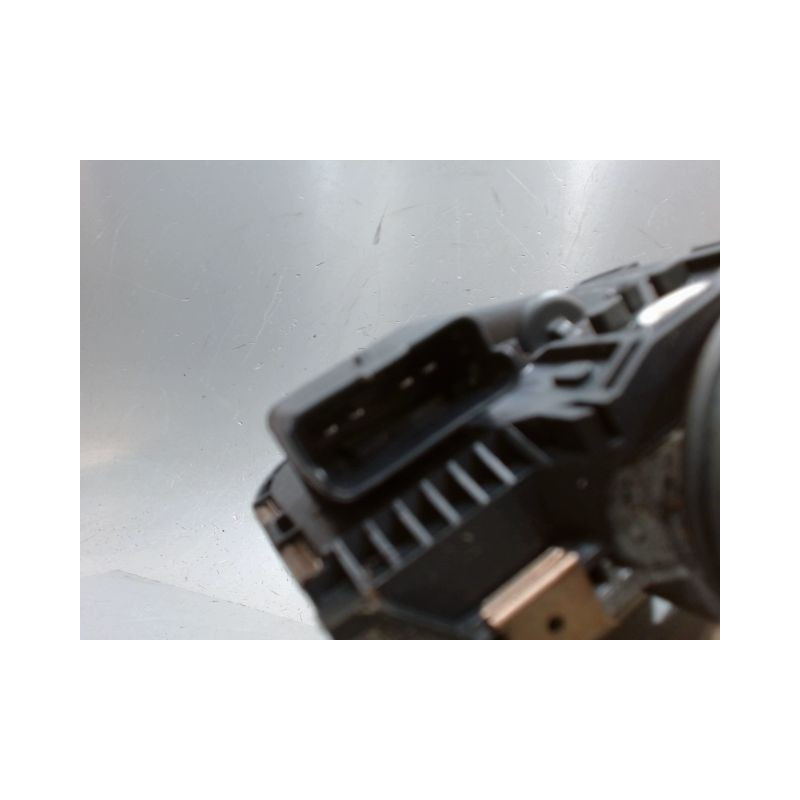 MOTEUR ESSUIE-GLACE AVD PEUGEOT 5008