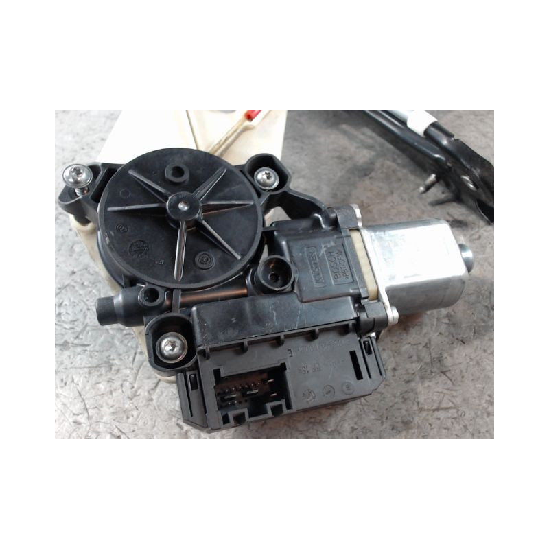 MECANISME+MOTEUR LEVE-GLACE AVANT GAUCHE VOLKSWAGEN POLO 2009-