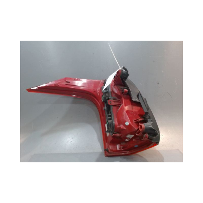 FEU ARRIERE DROIT PEUGEOT 5008