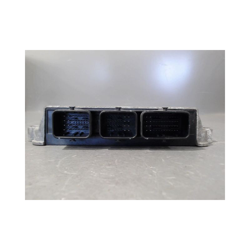CALCULATEUR MOTEUR PEUGEOT 206