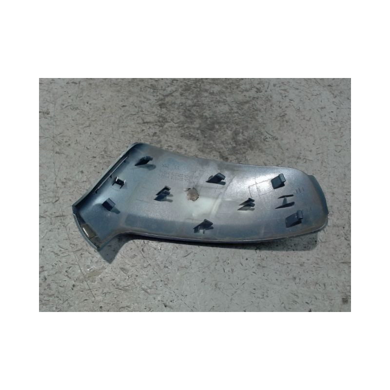 CARENAGE RETROVISEUR EXTERIEUR DROIT CITROEN C4
