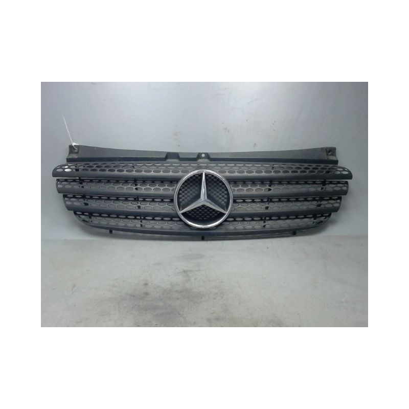 CALANDRE MERCEDES VITO COMBI LONG 2003-