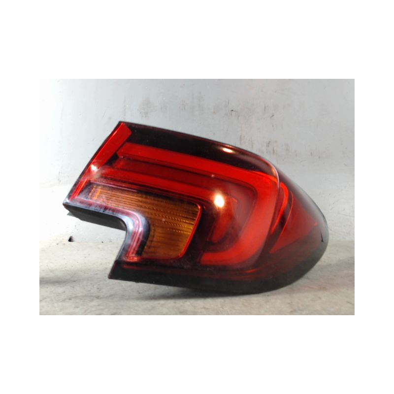 FEU ARRIERE DROIT OPEL ASTRA 2004-