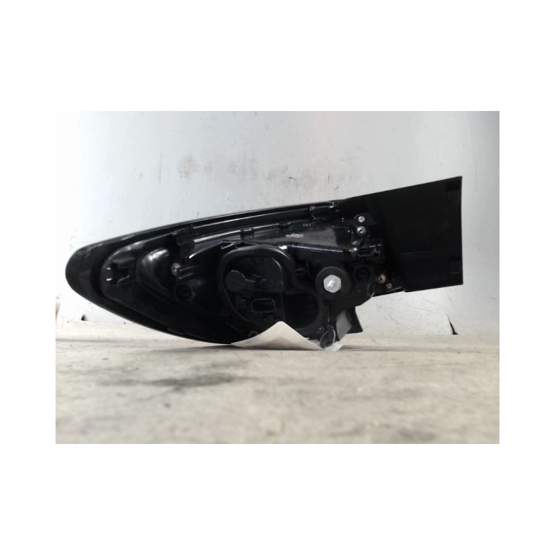 FEU ARRIERE DROIT OPEL ASTRA 2004-