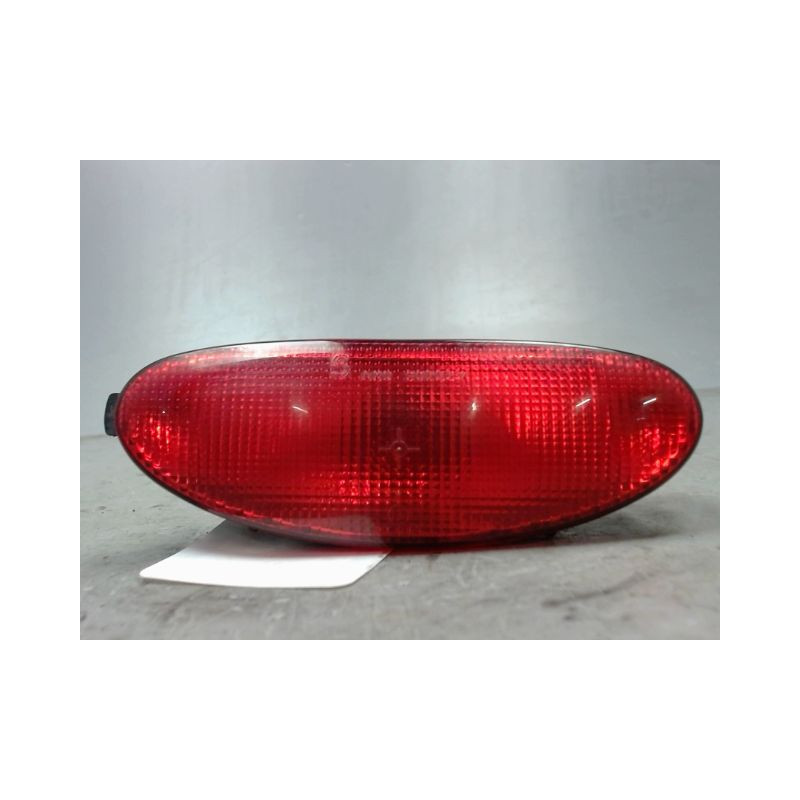 FEU BROUILLARD CENTRAL ARRIERE PEUGEOT 206