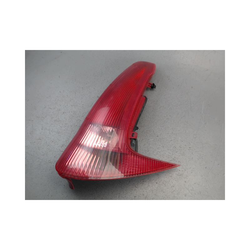 FEU ARRIERE DROIT PEUGEOT 206