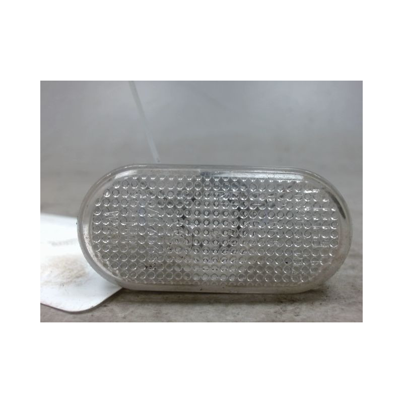 REPETITEUR AILE DROIT RENAULT TRAFIC