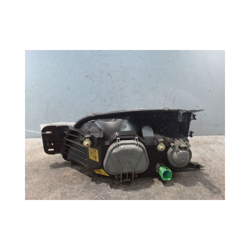 PHARE DROIT FORD FIESTA 99-2002