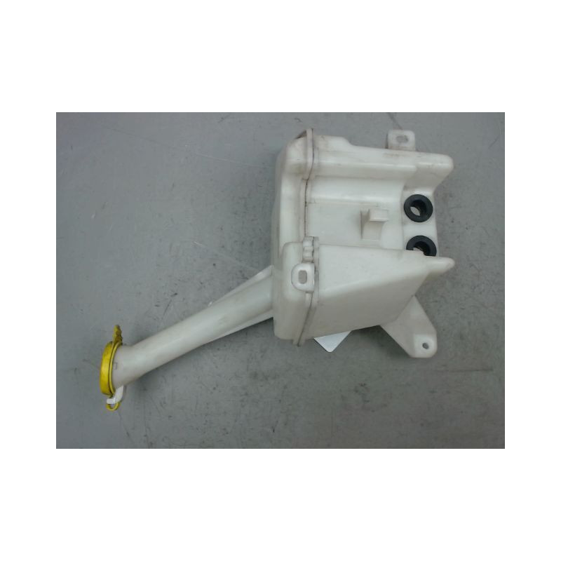 RESERVOIR LAVE-GLACE AVANT TOYOTA YARIS