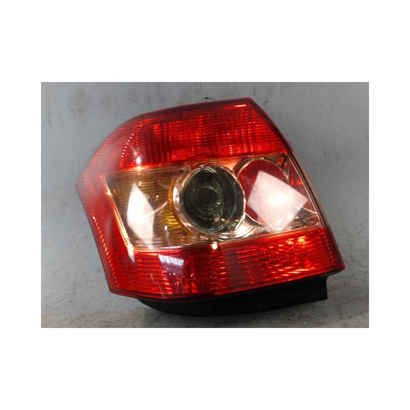 FEU ARRIERE DROIT TOYOTA COROLLA 2004-