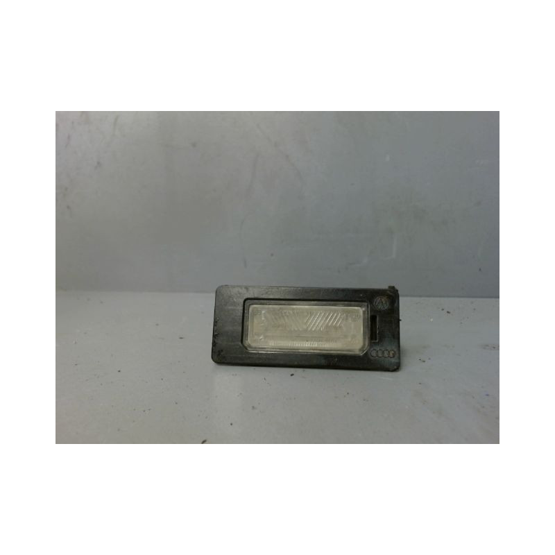ECLAIREUR PLAQUE DE POLICE DROIT AUDI A4