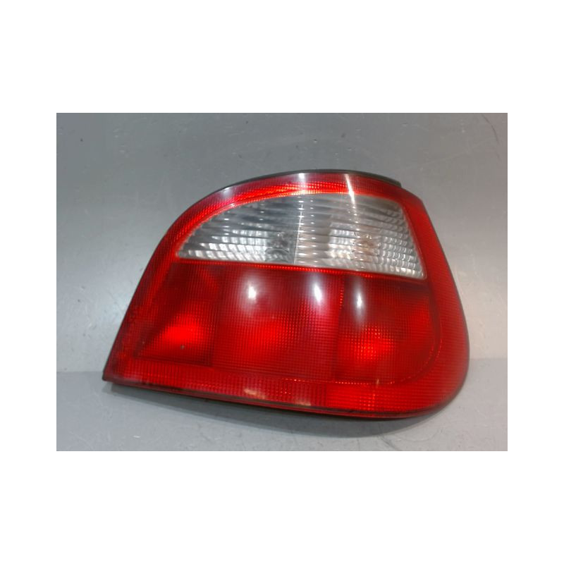 FEU ARRIERE DROIT RENAULT MEGANE