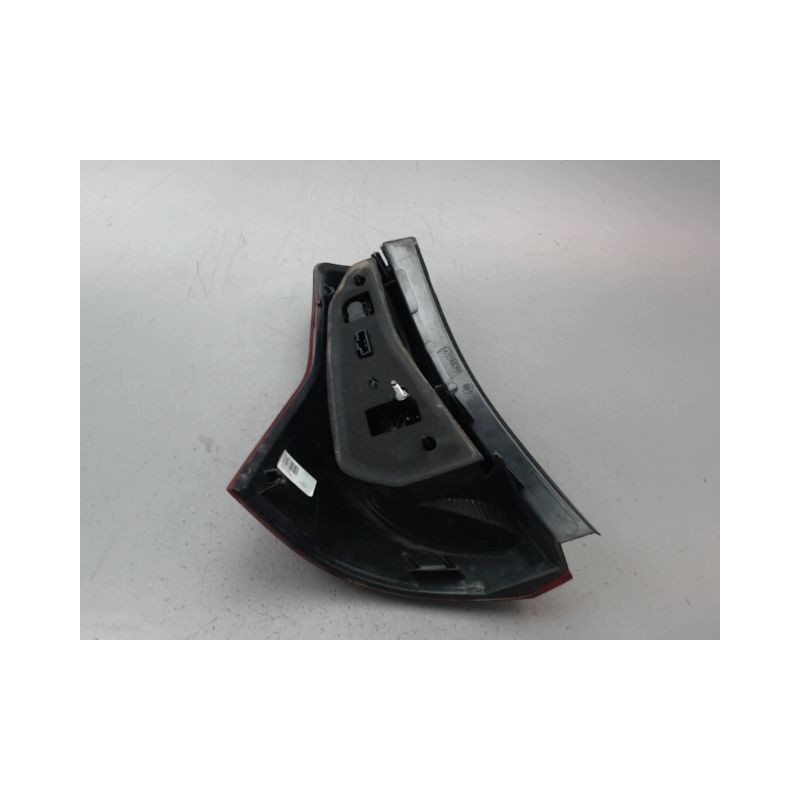 FEU ARRIERE DROIT DACIA SANDERO I 2008-2012