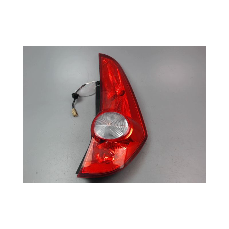 FEU ARRIERE DROIT OPEL AGILA
