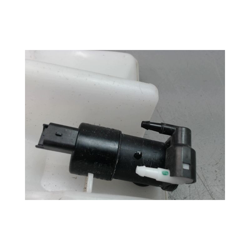 RESERVOIR LAVE-GLACE AVANT PEUGEOT 208