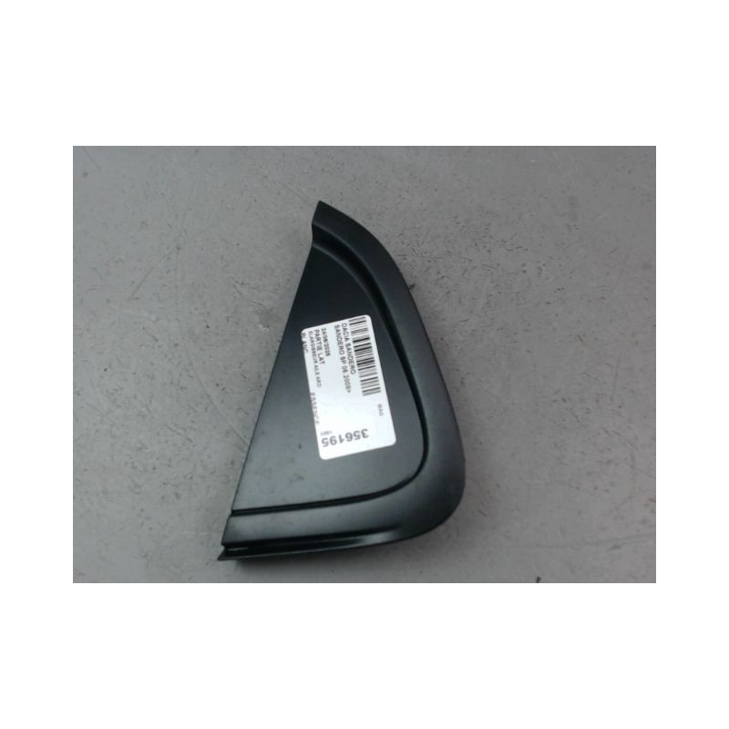 ELARGISSEUR AILE ARRIERE DROIT DACIA SANDERO 2008-