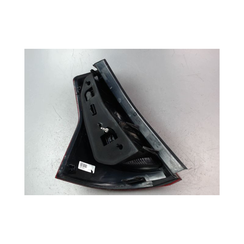 FEU ARRIERE DROIT DACIA SANDERO I 2008-2012