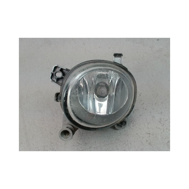 PHARE ANTIBROUILLARD AVANT GAUCHE AUDI A4