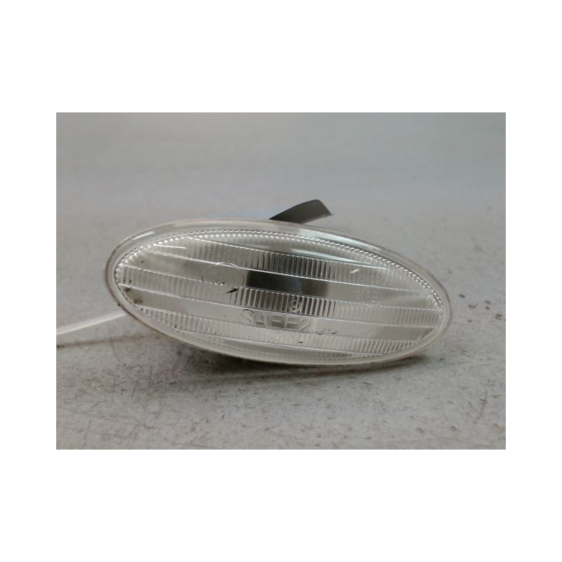 REPETITEUR AILE GAUCHE NISSAN NOTE