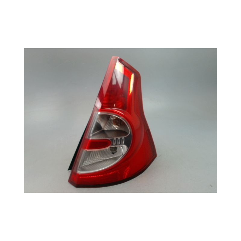 FEU ARRIERE DROIT DACIA SANDERO I 2008-2012
