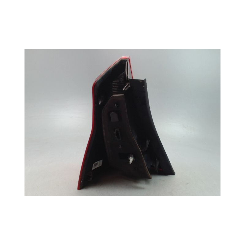 FEU ARRIERE DROIT DACIA SANDERO I 2008-2012