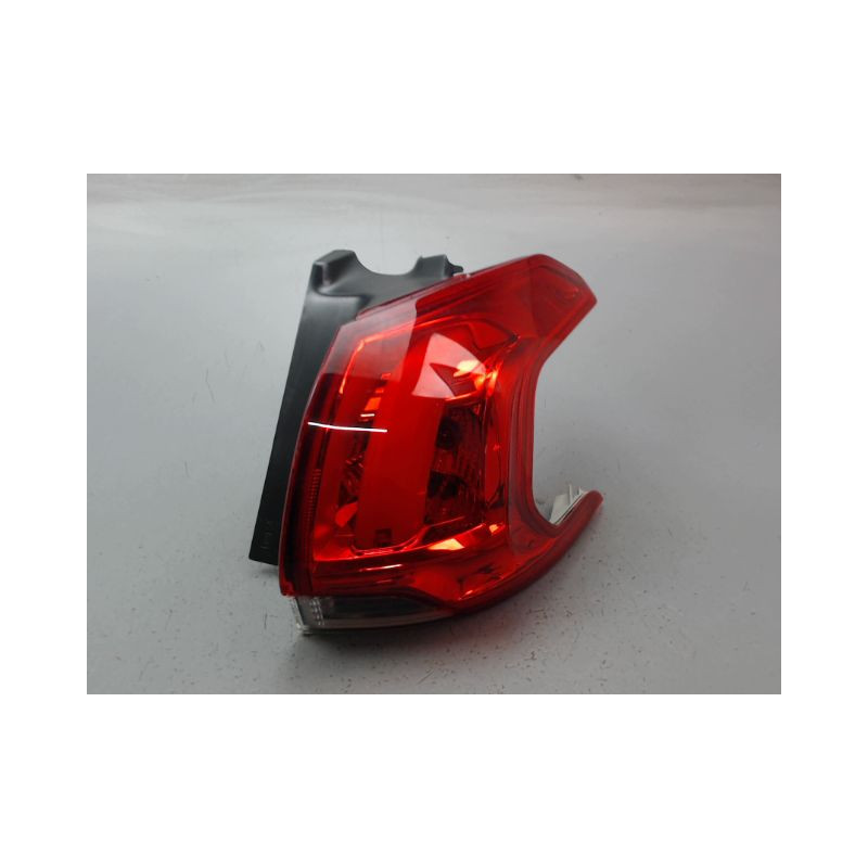 FEU ARRIERE DROIT PEUGEOT 2008 Phase 1 2013-...
