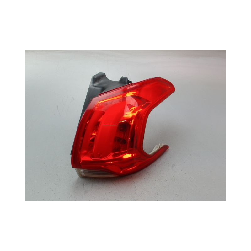FEU ARRIERE DROIT PEUGEOT 2008 Phase 1 2013-...