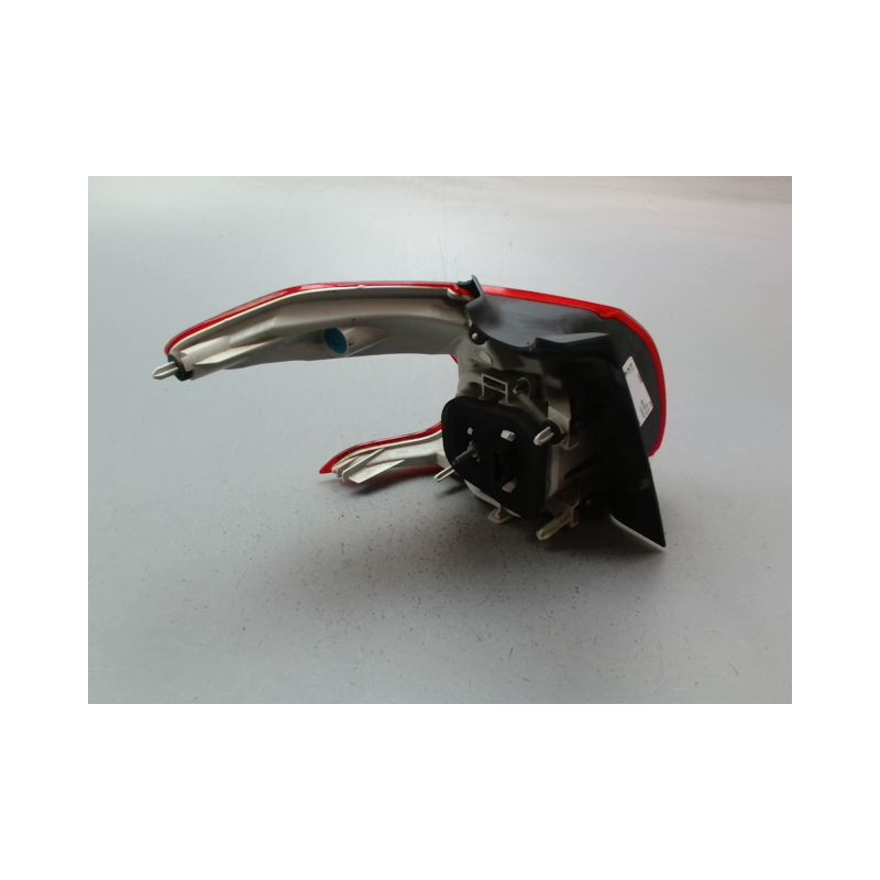 FEU ARRIERE DROIT PEUGEOT 2008 Phase 1 2013-...