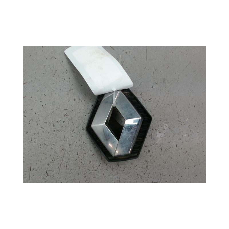 SIGLE CALANDRE RENAULT CLIO II Phase 2 2001-2006