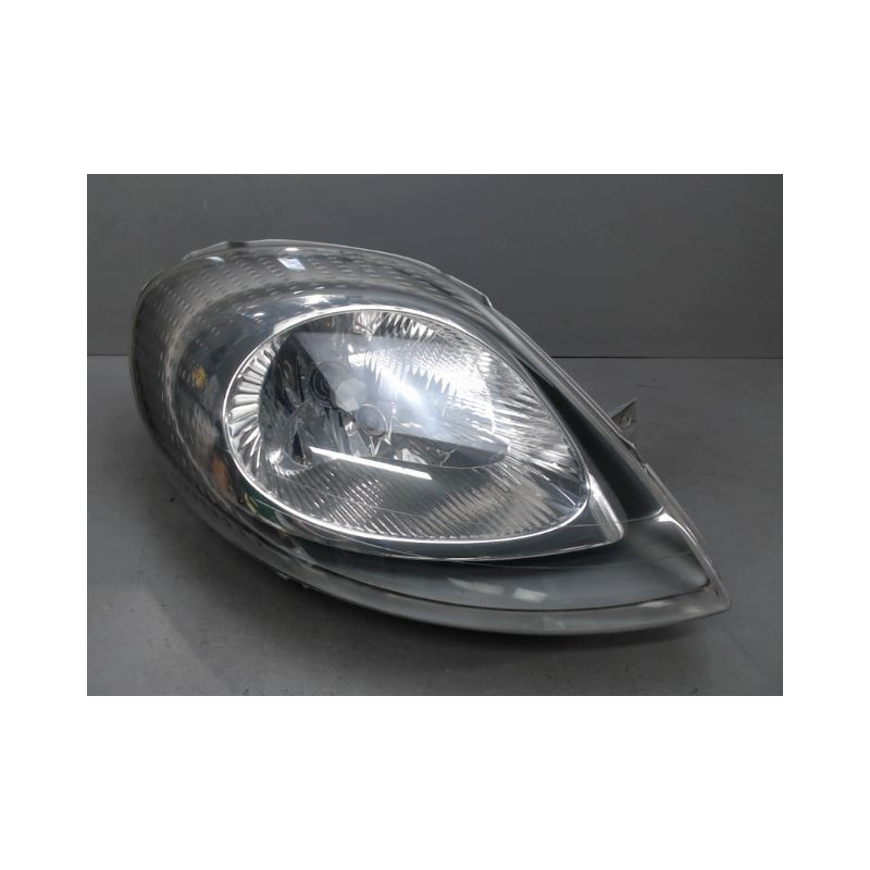 PHARE DROIT RENAULT TRAFIC