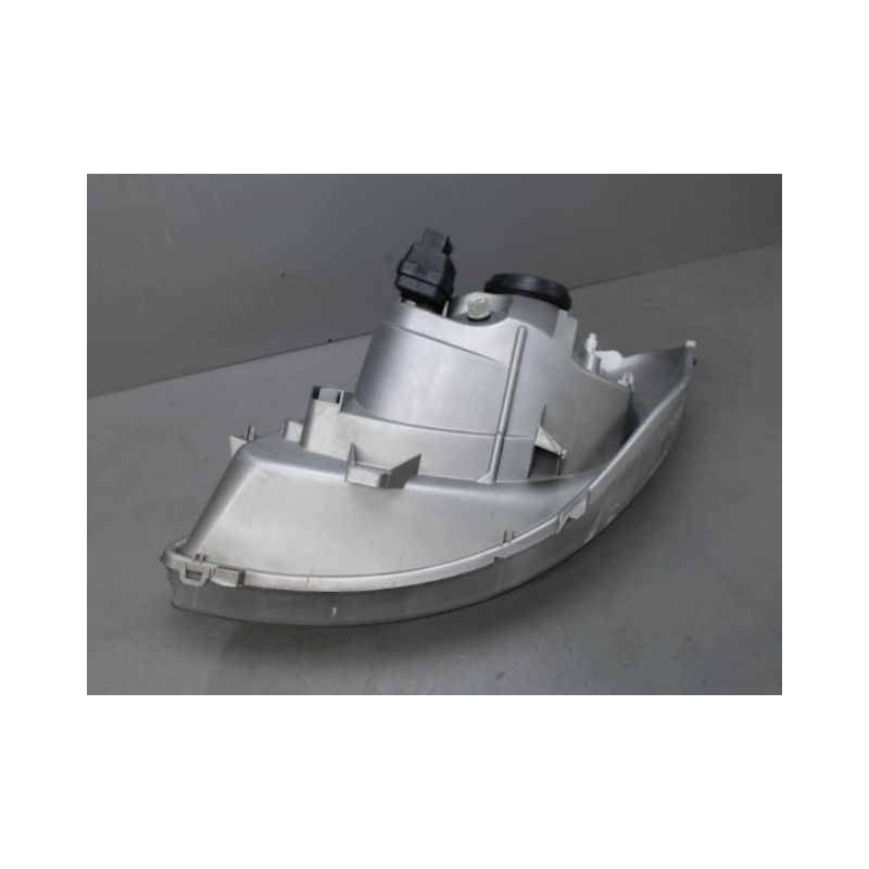 PHARE DROIT RENAULT TRAFIC