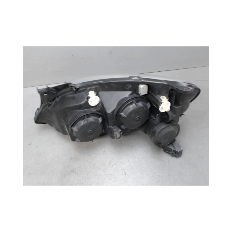 PHARE DROIT OPEL CORSA