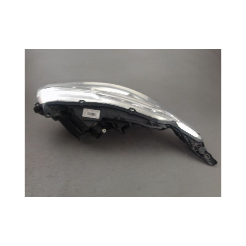 PHARE DROIT PEUGEOT 208