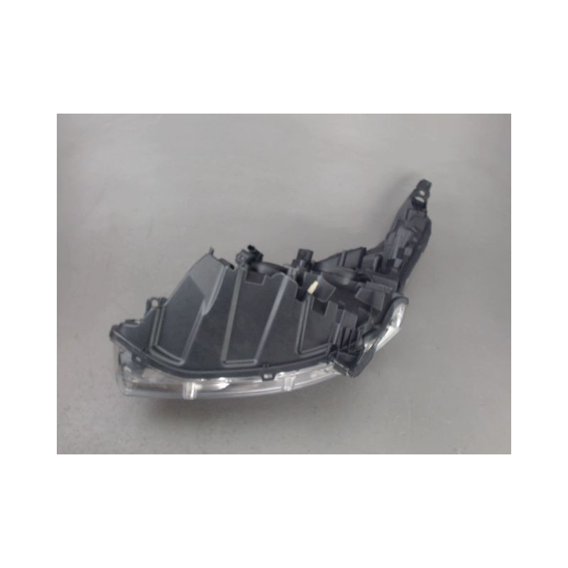 PHARE DROIT PEUGEOT 208